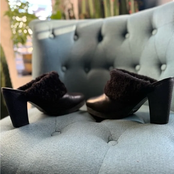 Hunter Black Fur Mules - Picture 6 of 10